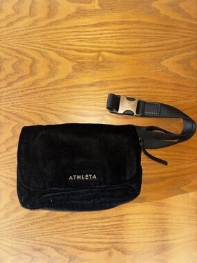 Athleta Black Revive Velvet Waistbag